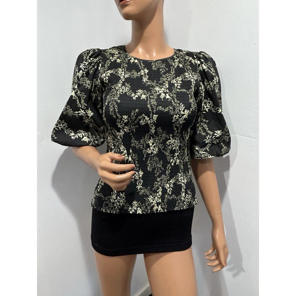 Gustuz Top Size Small Elastic With Puffy Sleeves Floral